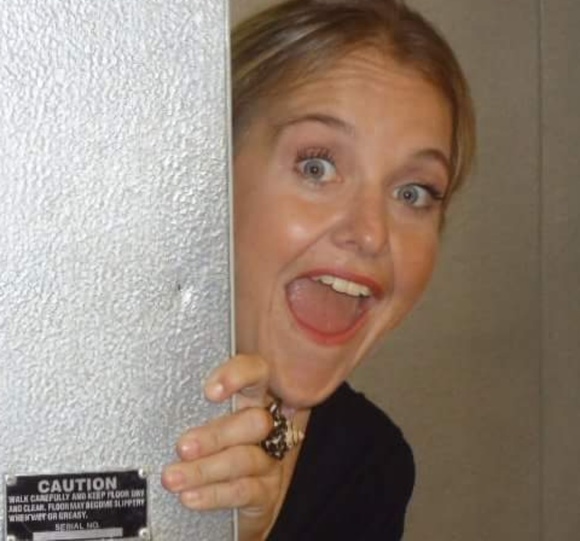 Meet your Posher, Valerie - Picture 1 of 2